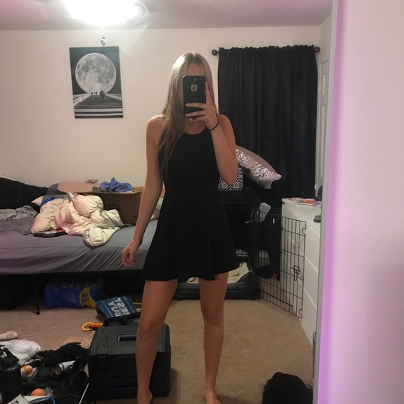 H&M Dresses & Skirts - Little black dress!